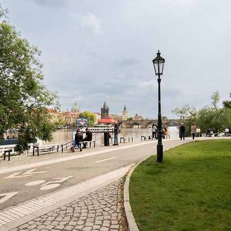River View Apartment Praag Buitenkant foto